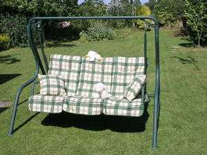 Garden Swing. 2-3 seater