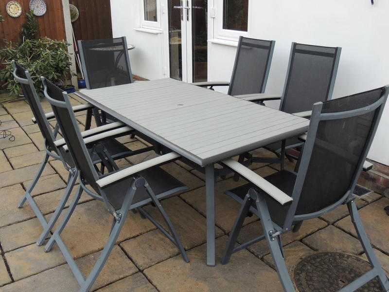 Garden Table and six chairs