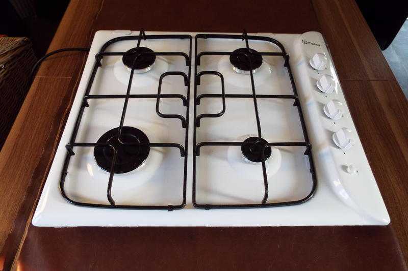 Gas Hob Indesit PIM 640AS 3 months old .no scratches. no marks, immaculate condition