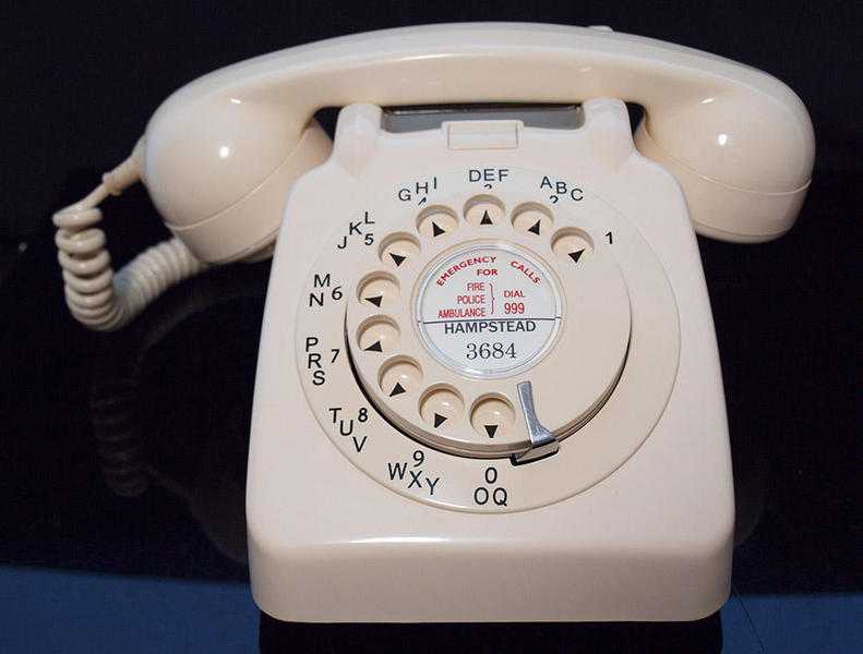 Genuine GPO Ivory 706L telephone 1959-67