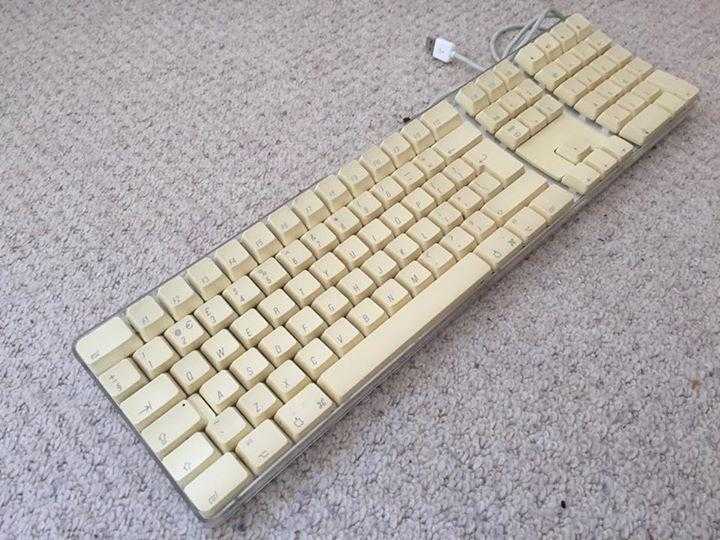 Genuine Original Apple Keyboard A1048