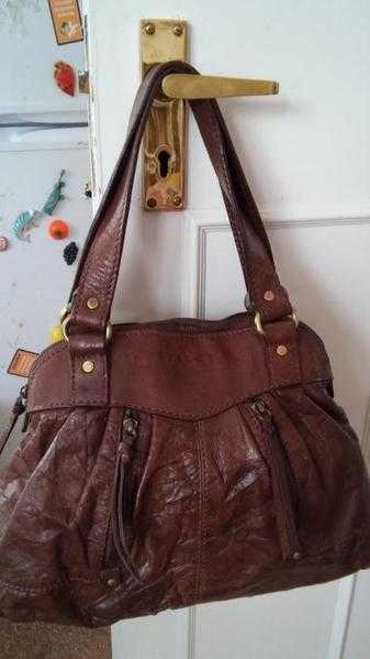 Genuine Sisley Brown 100 Leather Shoulder Bags