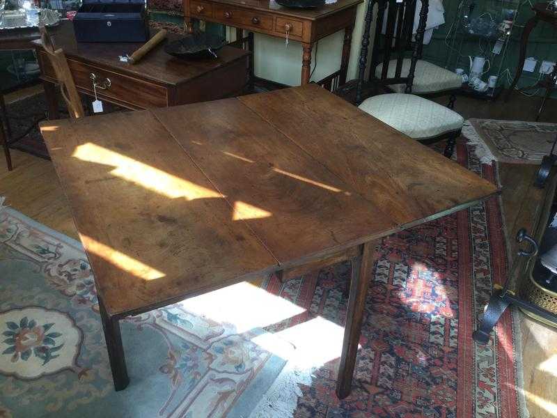 Georgian drop flap table in mahogany