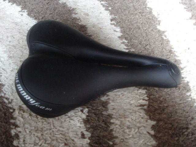 Giant Mens Cycle saddle