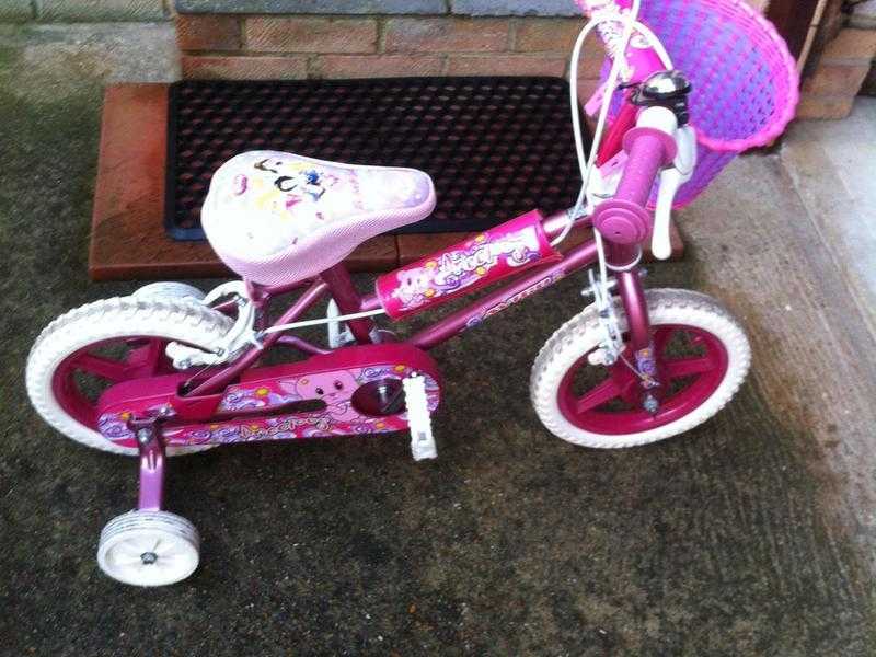 Girls Avigo Pink Bike with Stabilisers