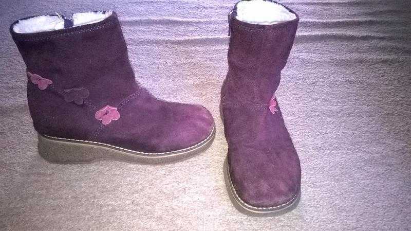 Girls boots