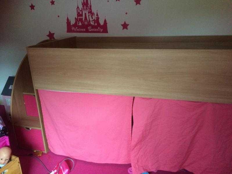 Girls cabin bed