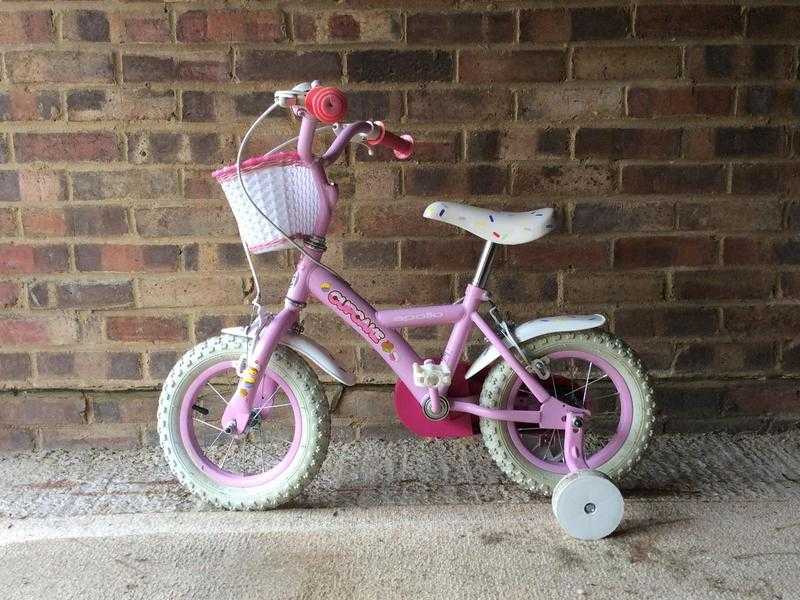 Girls cycle