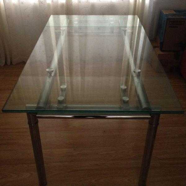 Glass dining table - extendable for 200cm