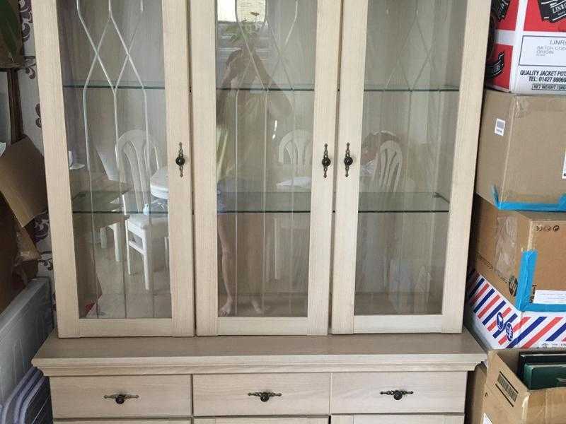 Glass display cabinet with lights