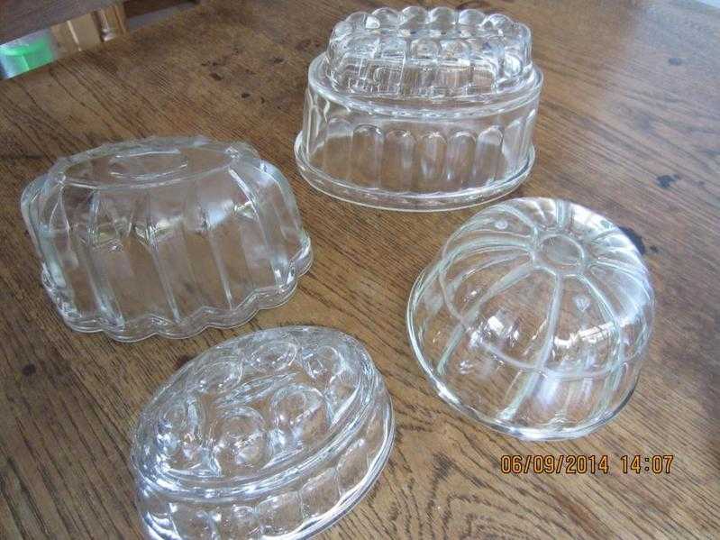 GLASS JELLY MOULDS X 4