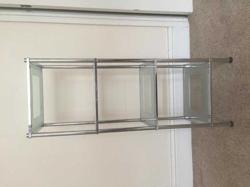 Glass shelving unit