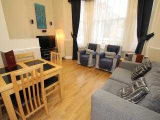 Gloucester Road One(1)Bedroom Apartment With Free Wi-Fi