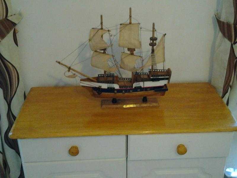 GOLDEN HIND WOODEN MODEL SHIP