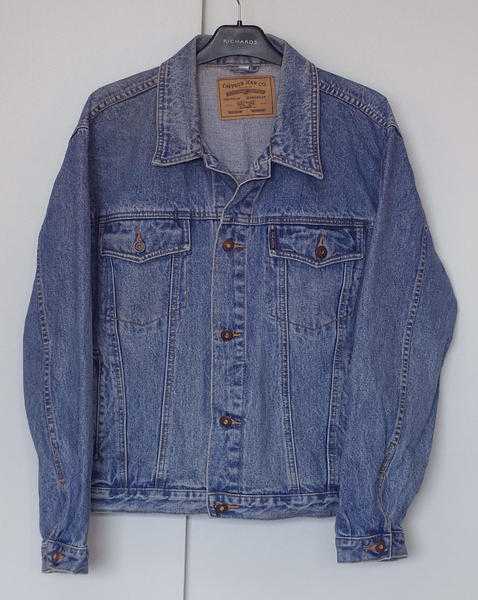 Good condition used Ladies Denim Jacket in Medium fit (UK size 14)