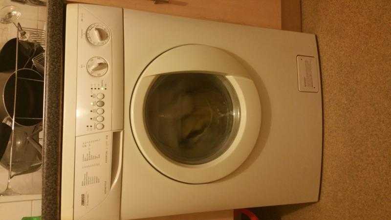 (Good condition) Zanussi Washing machine 6kg 1200 spin