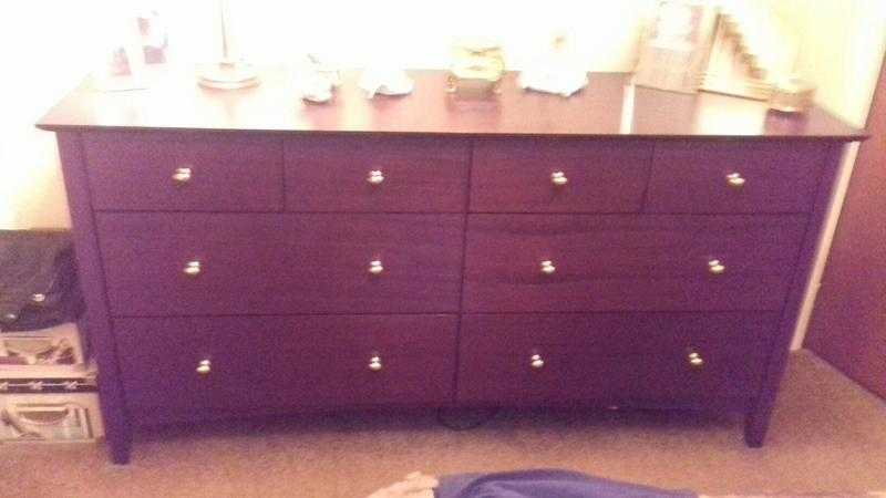 Good Quality Dark Wood Bedroom Chest of Drawers (8)   Two Bedside Drawer Units