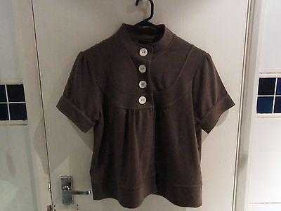 Gorgeous short sleeved jacket in taupe