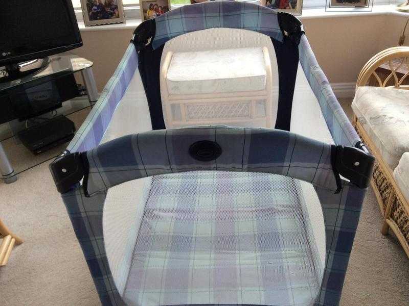 Grace travel cot