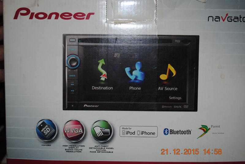 GREAT PRICE - REMOVABLE PIONEER AV NAVIGATION