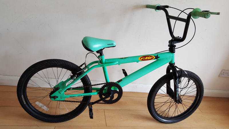 Green BMX Bike - 20 inch wheels. (Suit age 8 to 16 years).