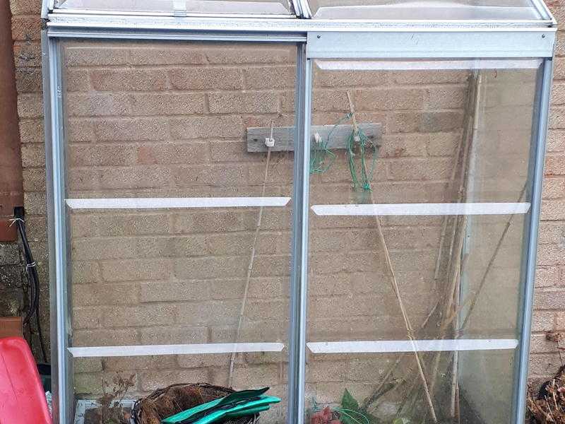 Greenhouse 4ft x 2ft lean-to