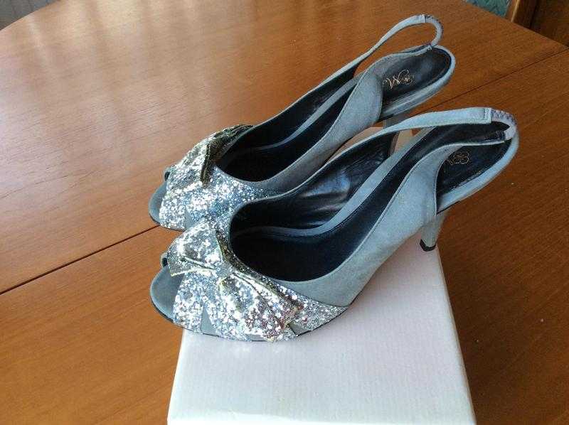 Grey suede with silver glitter bow size 7