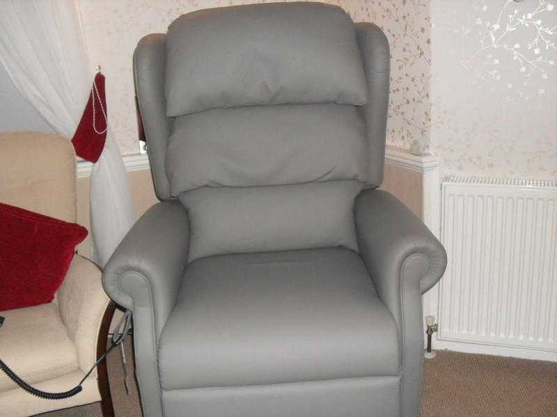 GREY VAUX RECLINING ELECTRIC CHAIR