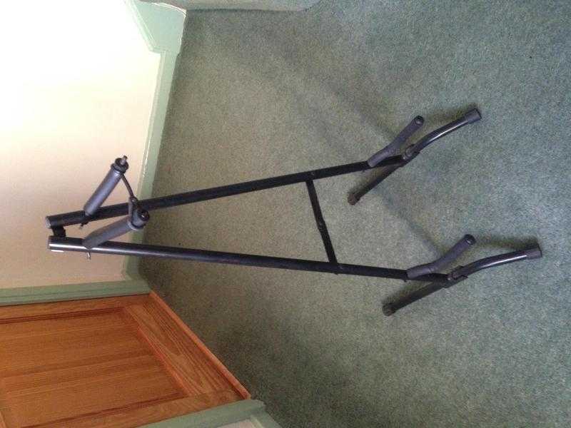 Guitar stand