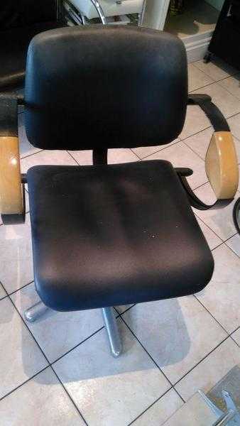 HAIR SALON CHAIRS 5.00 EACH