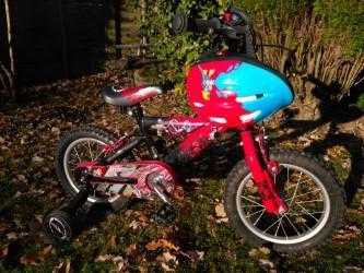 Halfords kids bike with stabilisers