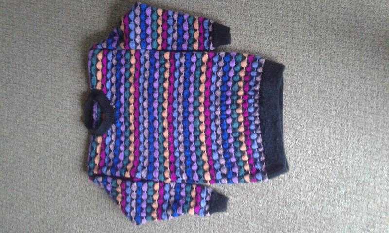 HANDKNITTED JUMPER