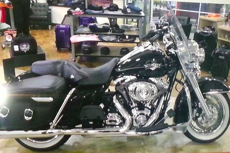 HARLEY DAVIDSON ROAD KING CLASSIC