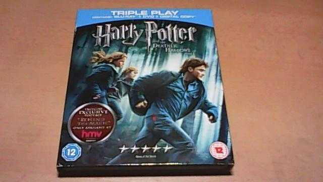 HARRY POTTER amp THE DEATHLY HALLOWS PART 1 - BLU RAY 4 DISC SET