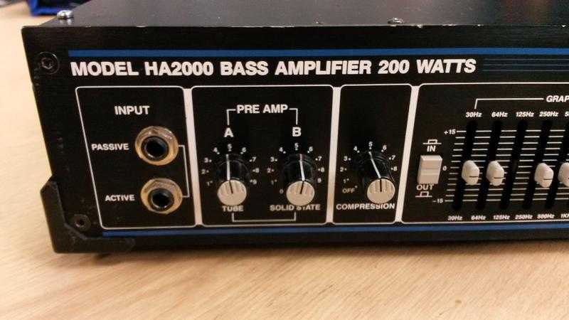 Hartke HA2000 bass amp head, valve and solid state