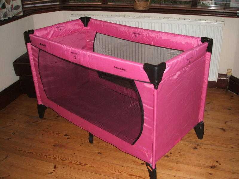 Hauck Bright Pink Travel CotPlaypen