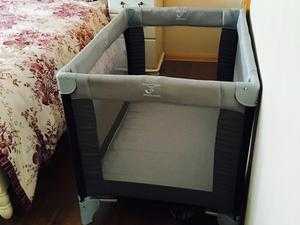 Hauck travel cot