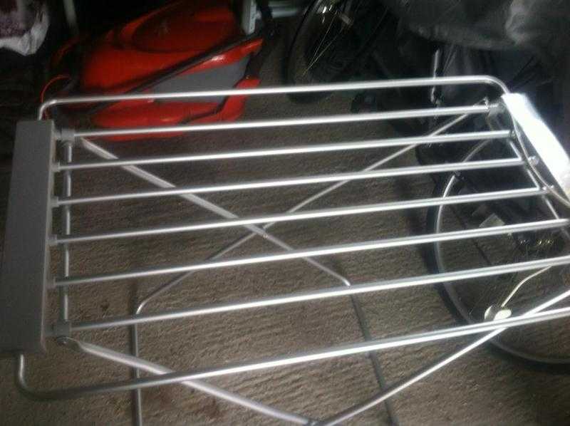 Heated clothes horse