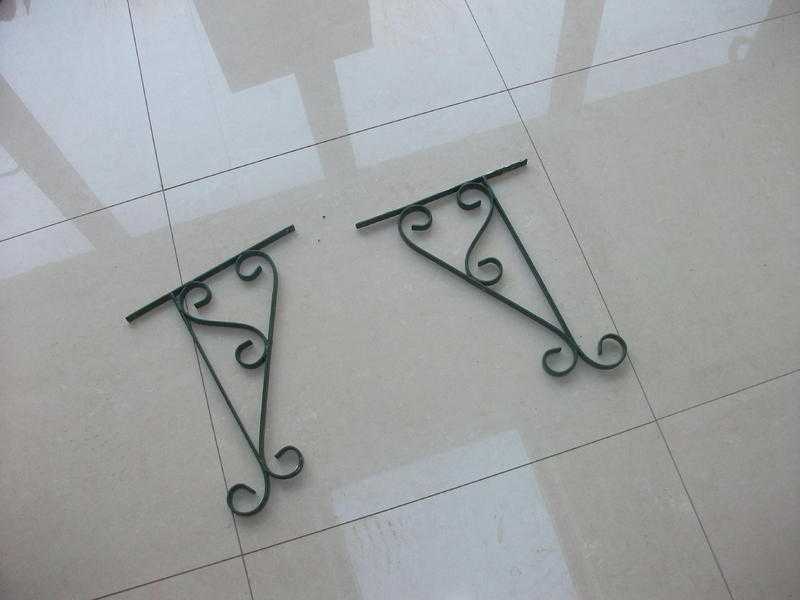 Heavy duty hanging basket brackets