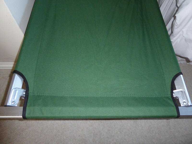 HEAVY DUTY SUPER LIGHTWEIGHT CAMPING FOLDING CAMP BED-GREEN
