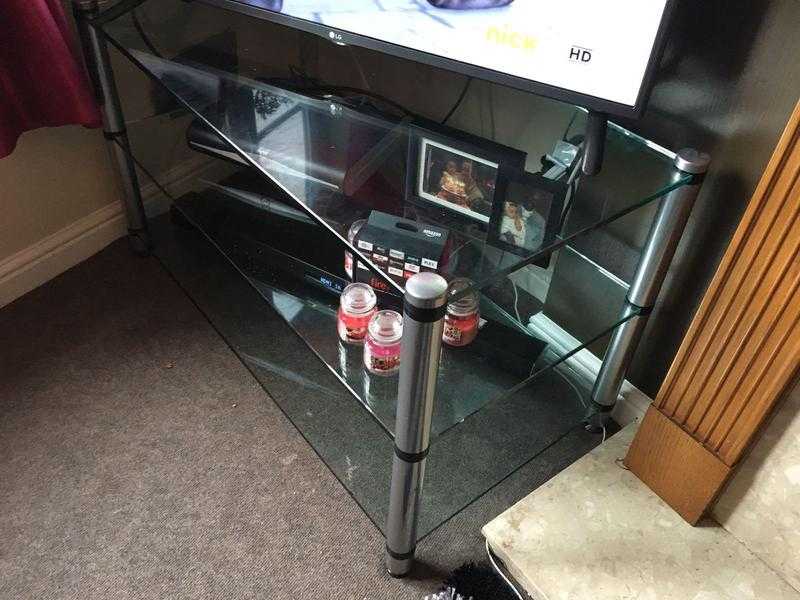 Heavy glass tv unit