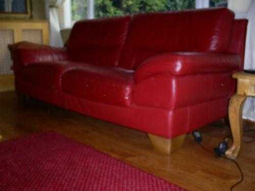 HEAVY quality modern settees 3 and a 2 seater can deliver