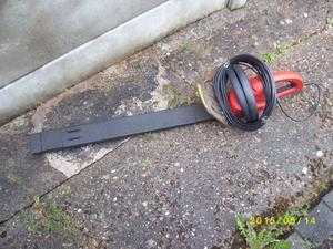 HEDGE TRIMMER