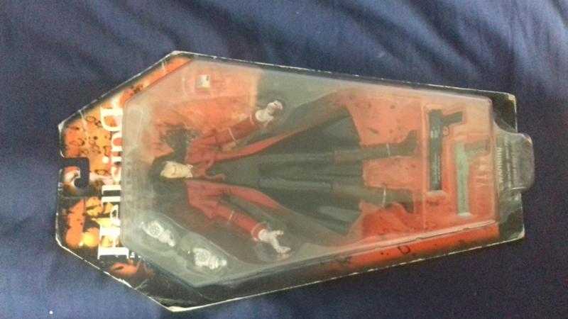 Hellsing anime Alucard statue un opened