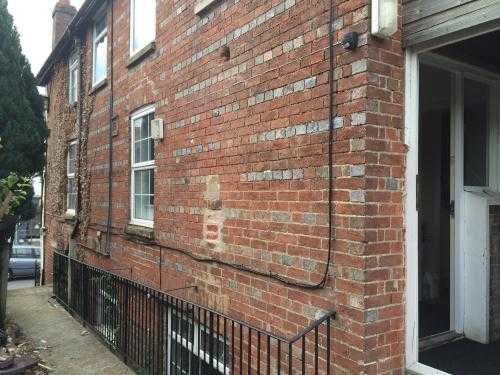 Henfield Refurbished 2 Bed House, High Street