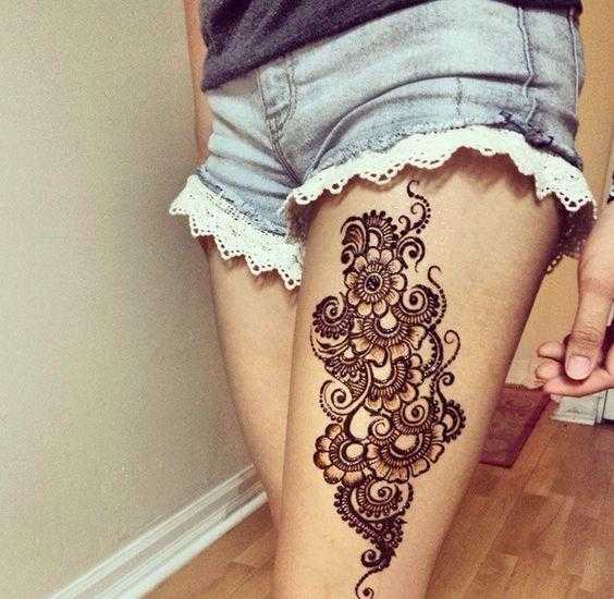Henna design artist