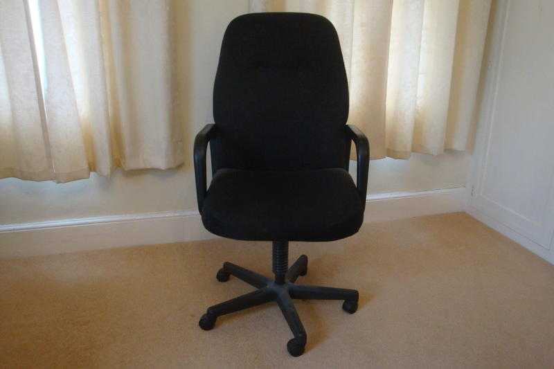 High Backed Black Material Office Swivel Chair