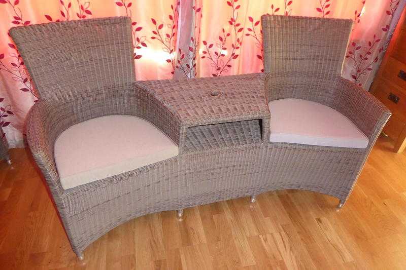 High Quality Rattan quotLove Seatquot