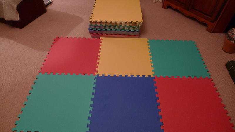 High quality safety play mats  exercise mats, 28 interlocking colourful mats - as new