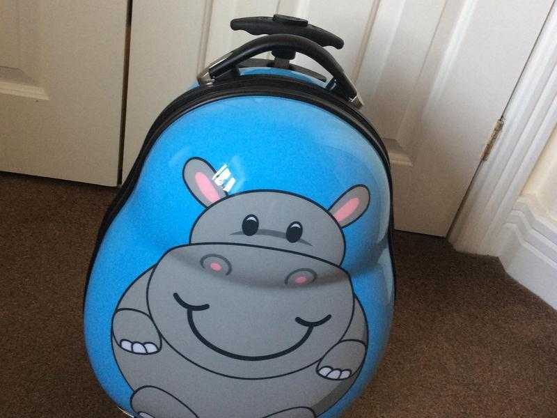 Hippo suit case